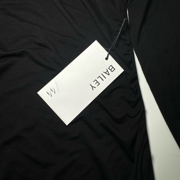 Bailey44 top size L brand new with tags stretchy material! - Picture 4 of 7